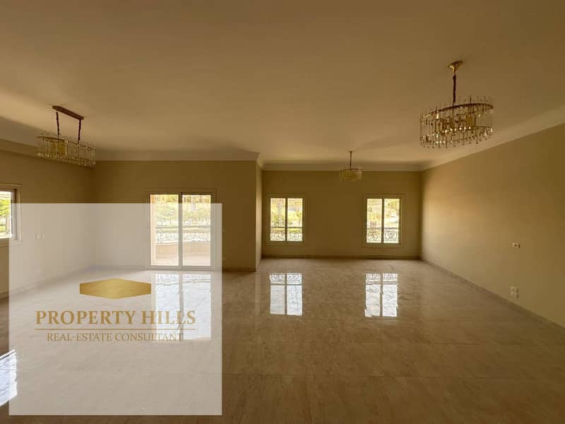 A great deal on a 375 m villa 70% finished 3 floors prime location with direct views of the landscape and lake in Moon Valley Compound - Ansicht 2