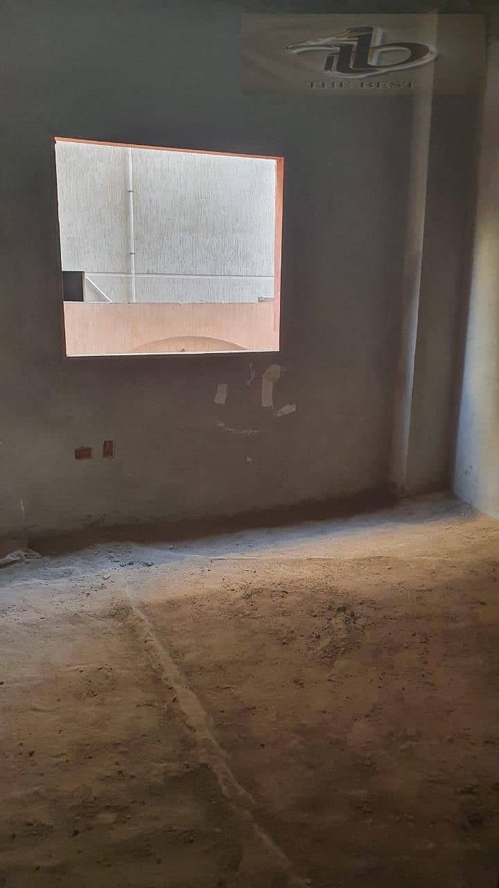 Apartment for Sale Directly from the Owner – New Lotus | Fifth Settlement A unique opportunity to own an elevated ground-floor apartment with a privat - Widok 4