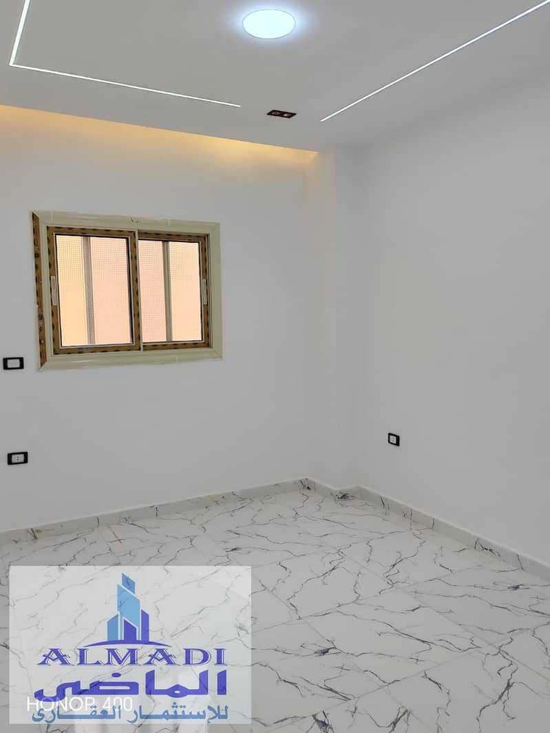 Apartment for sale in the second neighborhood, adjacent to the first ultra-super. - Więcej
