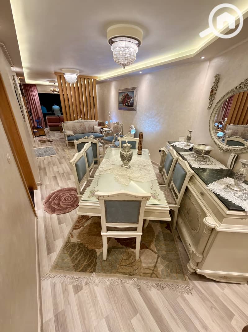A one-bedroom apartment for sale in Miami on Al-Saba'i Main Street, 145 m², 10th floor. Asking price: 4,350. - Widok 5