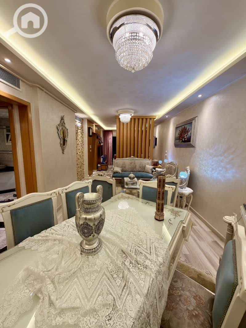 A one-bedroom apartment for sale in Miami on Al-Saba'i Main Street, 145 m², 10th floor. Asking price: 4,350. - Więcej