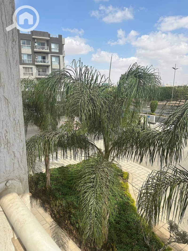 Apartment for Rent (Old Rent Law) in Madinaty, B12 – Group 123, Near Services. - Widok 2