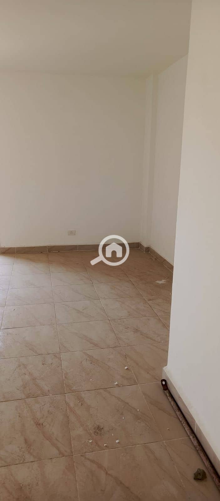 Apartment for Rent (Old Rent Law) in Madinaty, B12 – Group 123, Near Services. - Widok 5