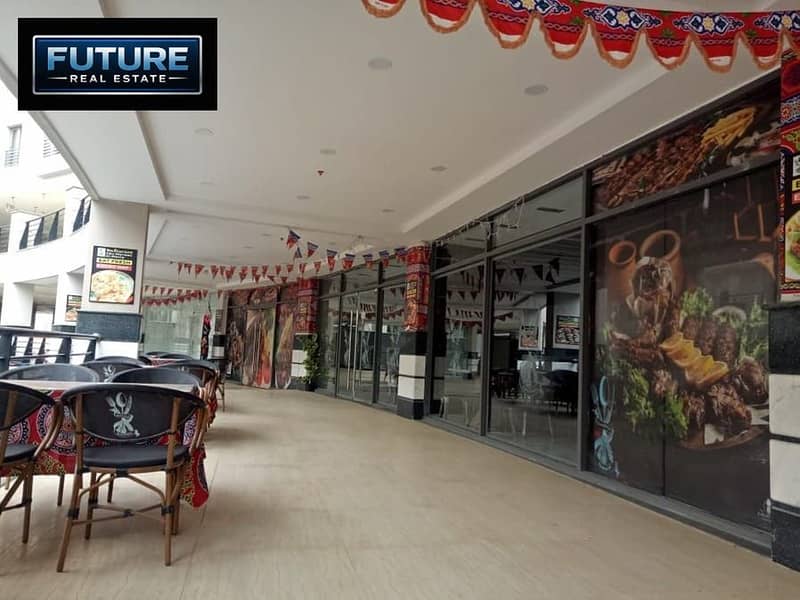 A retail space of 56 m + 25 m outdoor area in Mall of October Festival City - Więcej