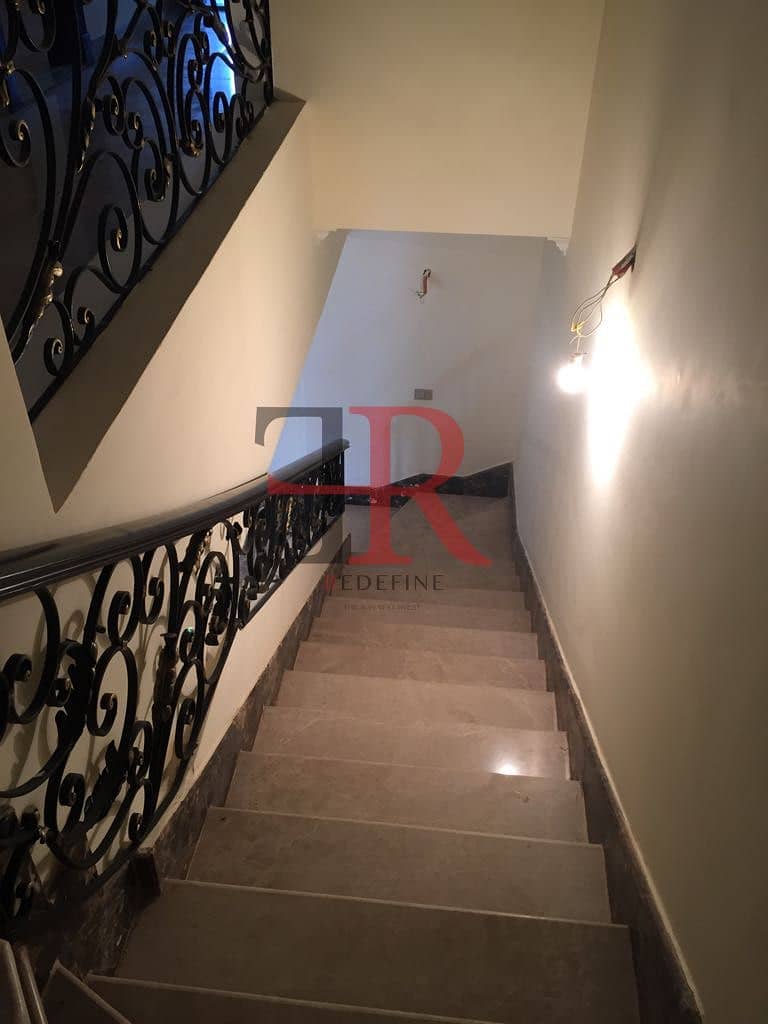I villa garden for rent semi furnished with kitchen & ACS in mountain view executive new cairo - Mehr
