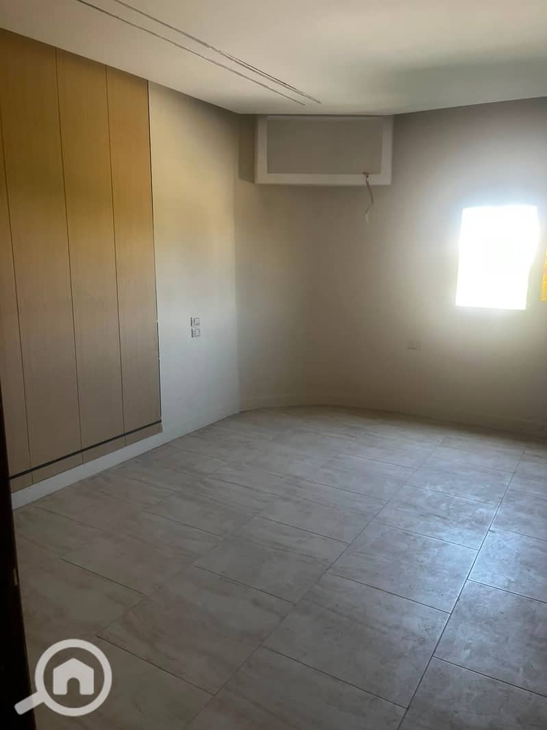 Luxury 200 SQM Apartment for Sale in Banafseg, New Cairo | 3 Bedrooms Including Master Suite, Large Reception, Garden View & Ultra Super Lux Finishing - Widok 5