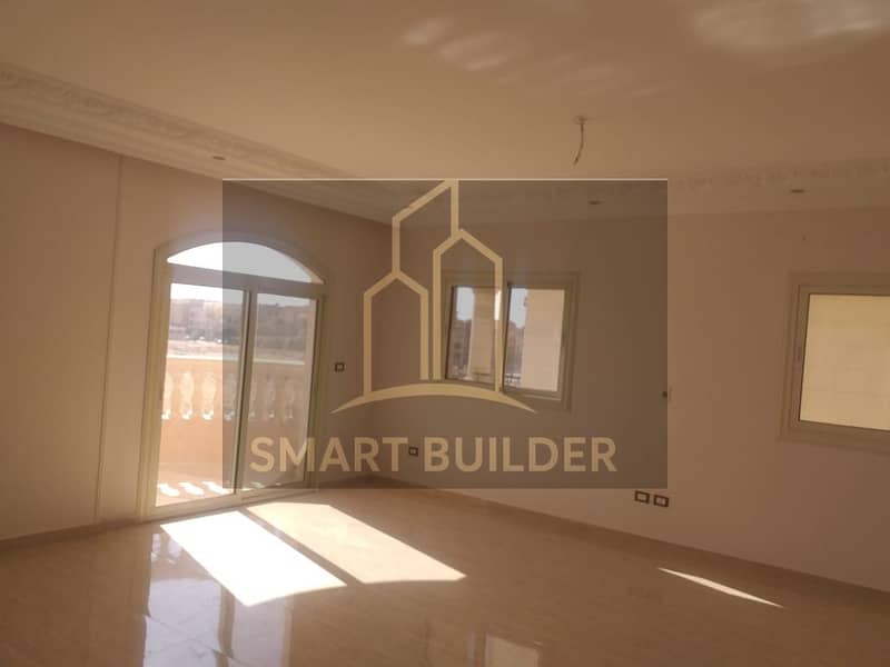 Apartment for rent in Yasmeen Villas 4, first floor with elevator, freshly finished, first occupancy, area 200 sqm, 3 bedrooms and 2 bathrooms, including a master, in a prime location next to services. - Vista 3