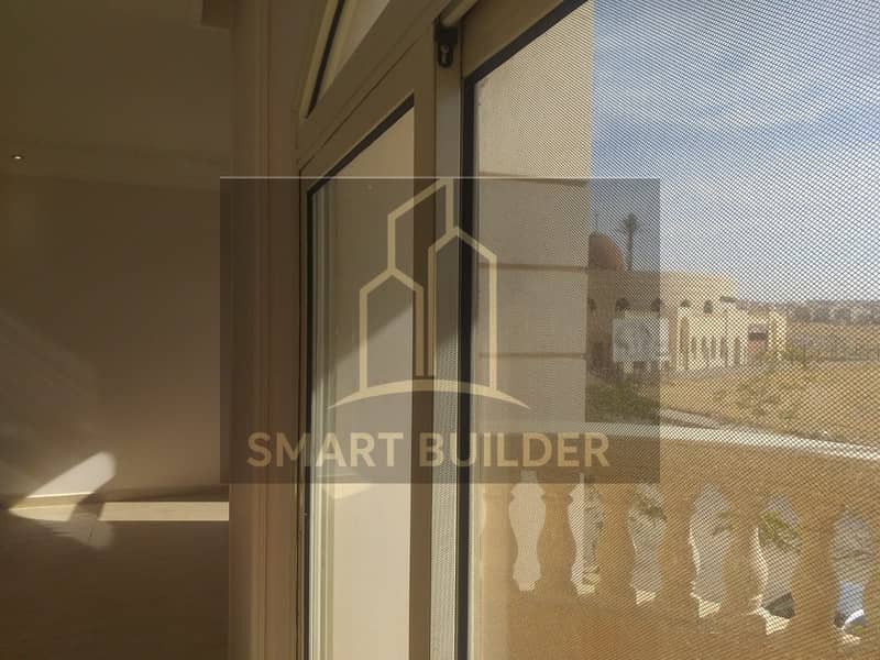 Apartment for rent in Yasmeen Villas 4, first floor with elevator, freshly finished, first occupancy, area 200 sqm, 3 bedrooms and 2 bathrooms, including a master, in a prime location next to services. - Altro