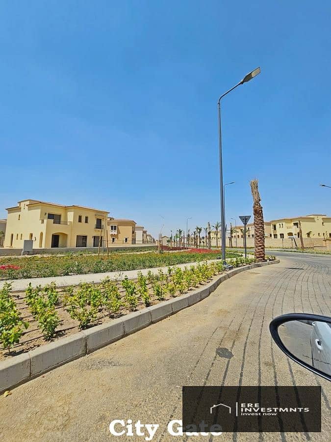 Villa Twin house | Ready to move | With Best location, Special land area in City Gate New Cairo - Aanzicht 5