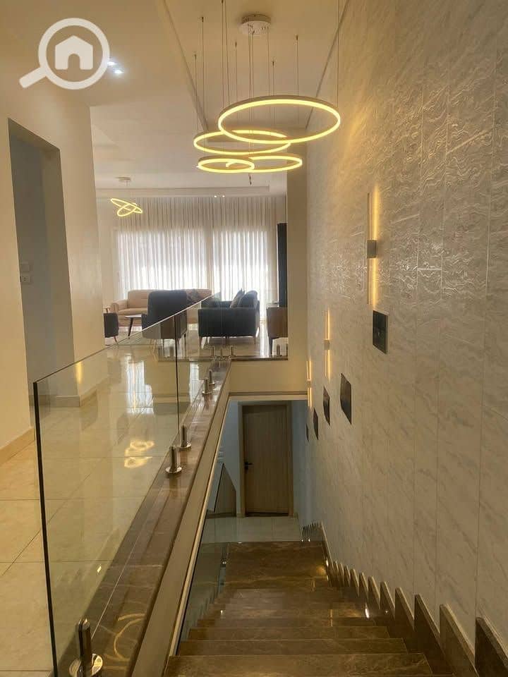 For a quick sale in the heart of Taj City! || Last ready-to-move villa available || Fully finished and ready to live in || Directly facing Cairo Airpo - Widok 2