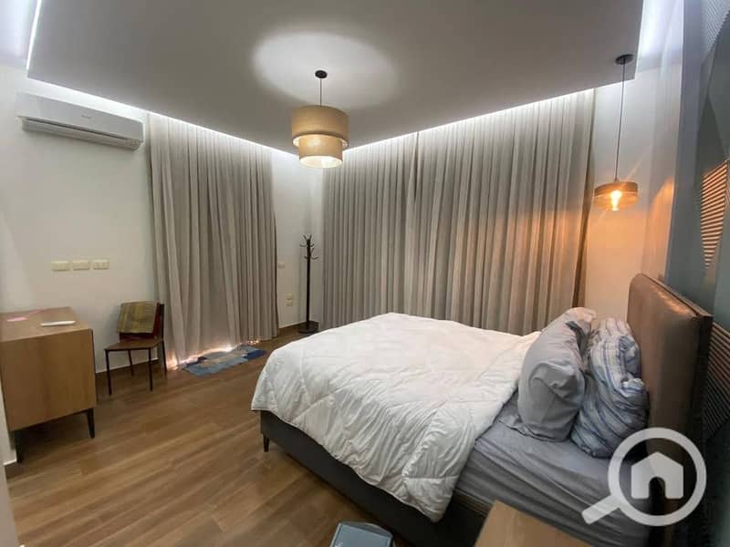 For a quick sale in the heart of Taj City! || Last ready-to-move villa available || Fully finished and ready to live in || Directly facing Cairo Airpo - Widok 6