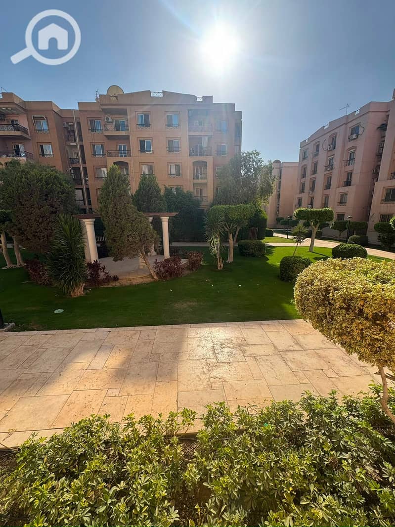 Apartment for sale garden view ready to move in Prime location near the club 74 sqm two bedrooms in Al Rehab 1 - Phase 2 - New Cairo - Widok 2