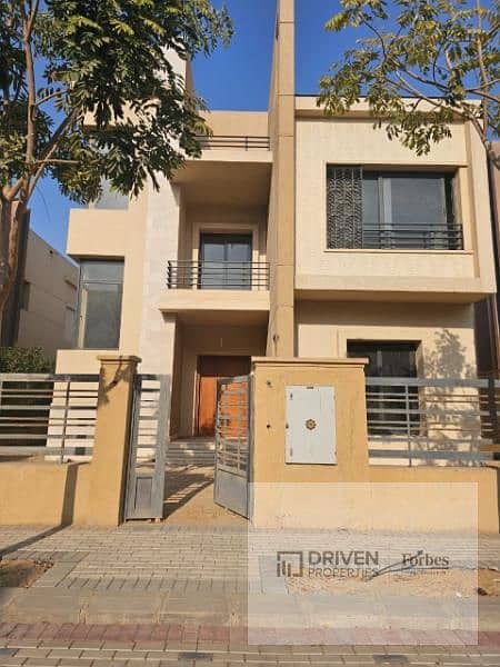 Ready to Move Twin House for Sale in Alma Compound Phase One Sheikh Zayed 1st District Next to Hyper One – pohled 6
