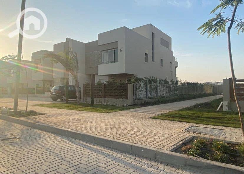 Fully Finished Corner Townhouse with Private Pool for Sale in Palm Hills – Ready to Move – pohled 2