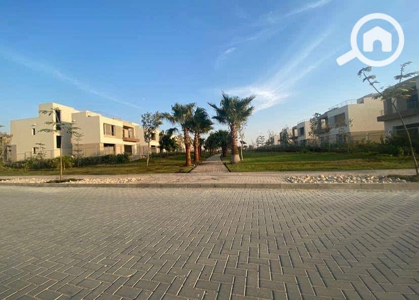Fully Finished Corner Townhouse with Private Pool for Sale in Palm Hills – Ready to Move – pohled 4