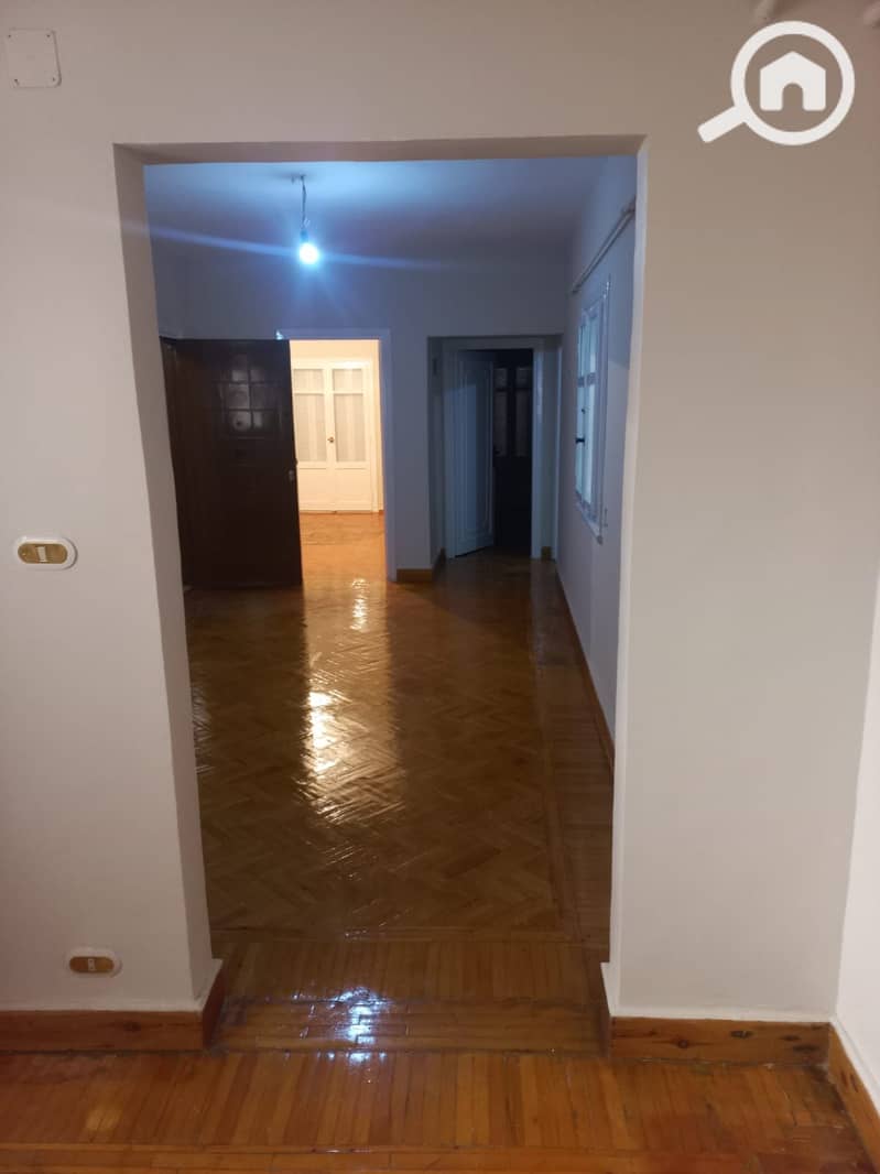 Apartment for rent in Stanley, located on the second floor (stairs required). Asking price: 20,000. To contact us, call 01031837709. - Mehr