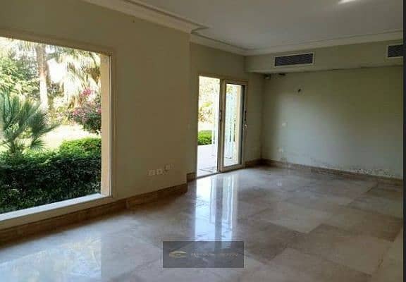 For sale, a distinctive villa inside Greenz Compound – Sheikh Zayed, directly on the landscape and lake, fully renovated with the highest level of luxury. - Vista 3