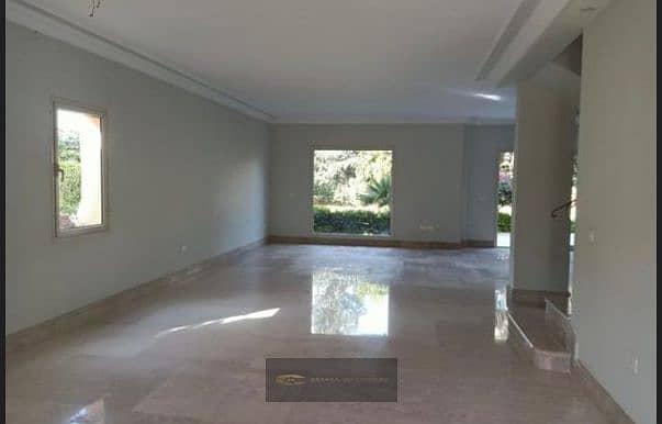 For sale, a distinctive villa inside Greenz Compound – Sheikh Zayed, directly on the landscape and lake, fully renovated with the highest level of luxury. - Vista 4