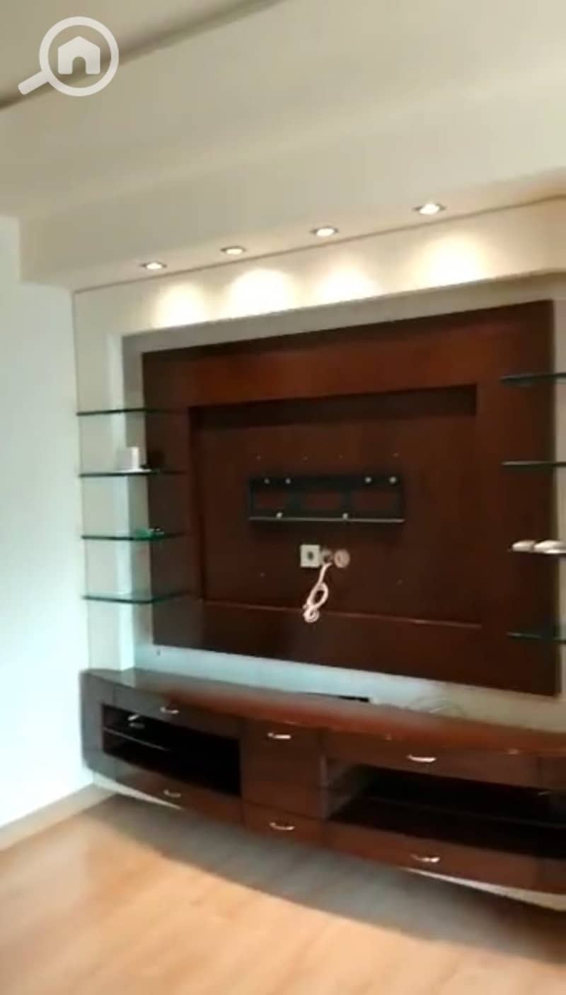 4 1000983760. jpg