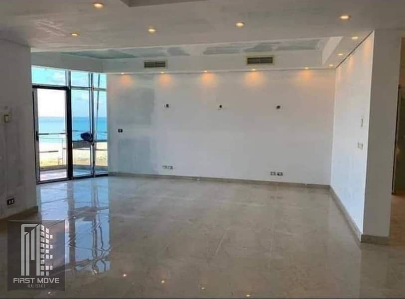 Apartment for sale in El Alamein with an open view, ready for immediate delivery, finished, suitable for year-round living or investment, guaranteed rental return in Mazareen, North Coast. - Widok 3