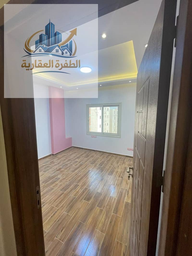 9 cd8a5945-5ef1-4ef7-abae-abb08a9e34ba. jpg