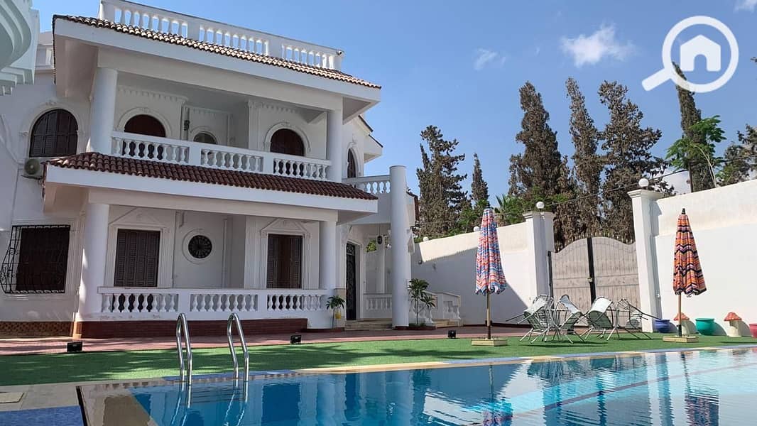 900 square meter villa in a classy location - Widok 3