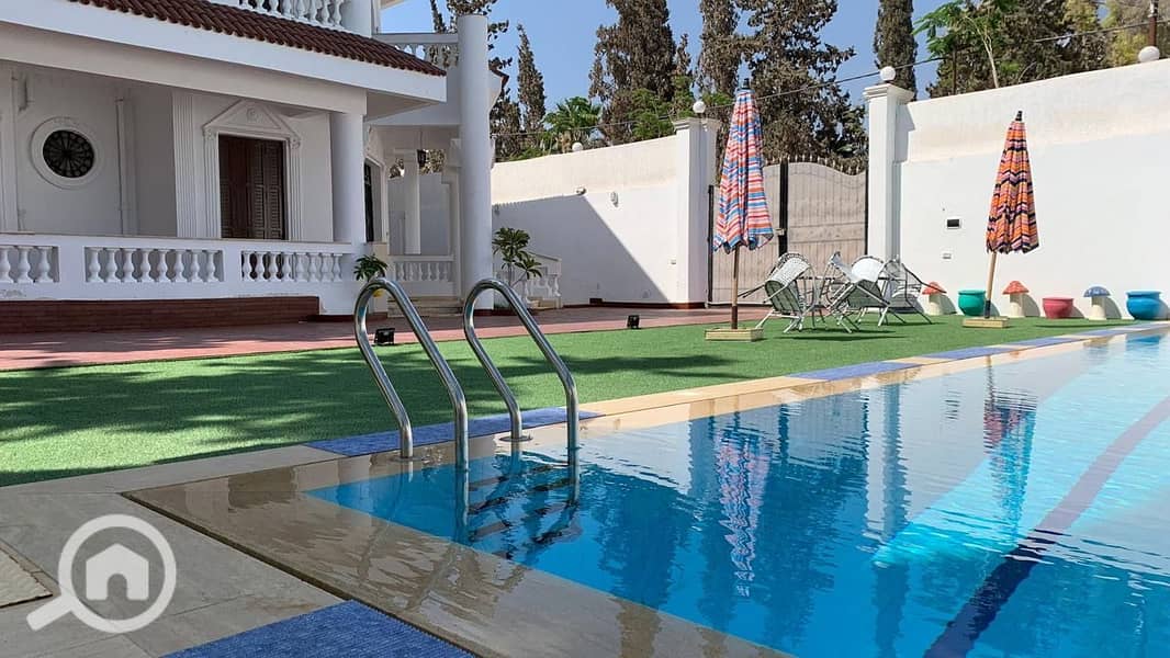 900 square meter villa in a classy location - Widok 4
