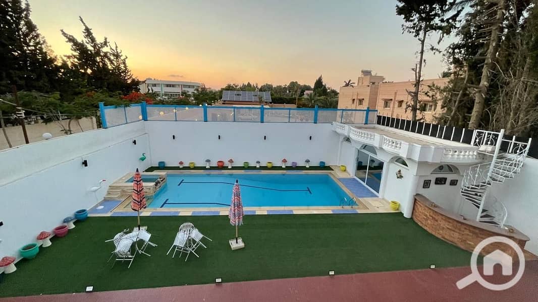 900 square meter villa in a classy location - Więcej