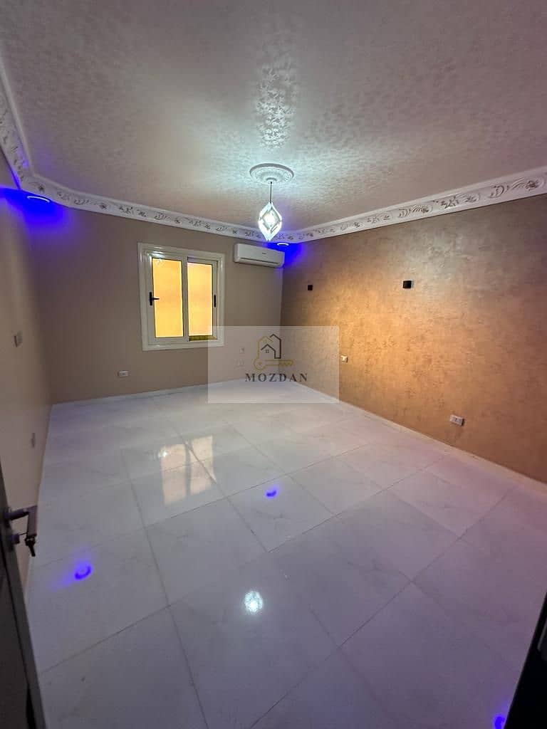 Ultra Super Lux apartment for rent with hotel finishing at the highest level, open view in the eighth section in front of Carrefour Zahra Maadi. - Więcej