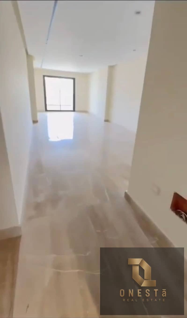 Fully finished apartment 3 bedrooms with hotel services with installment on suez road direct in front of madinaty - Ansicht 4
