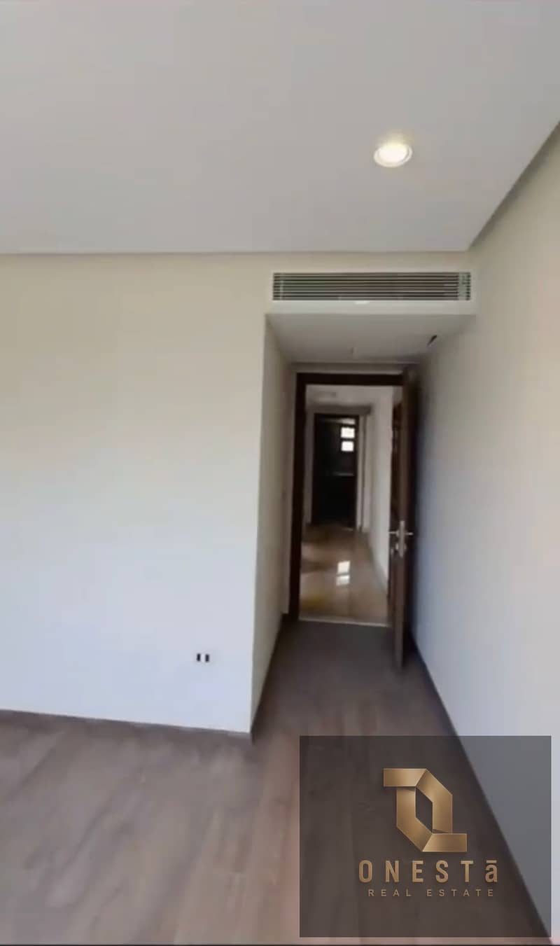 Fully finished apartment 3 bedrooms with hotel services with installment on suez road direct in front of madinaty - Ansicht 5