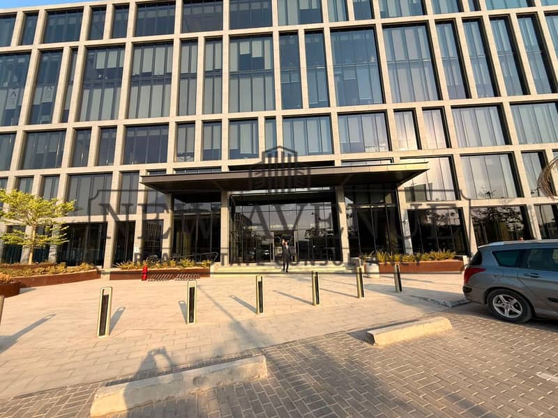 Fully Finished and furnished Corner Office for rent at Cairo Festival City New Cairo – pohled 2