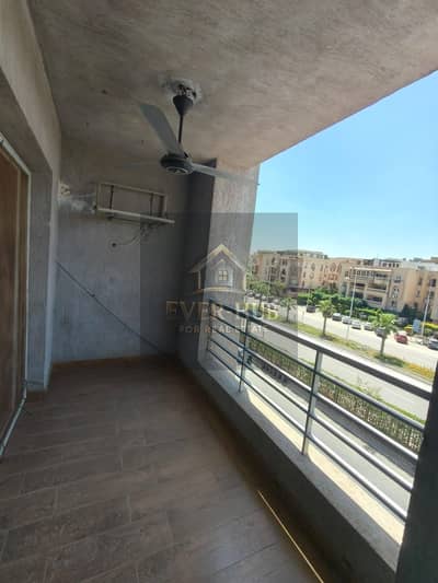 3 Bedroom Flat for Sale in Sheikh Zayed, Giza - e079810b-e554-4e70-a6dd-cd65071d4d55. jpg 3 Bedroom Flat for Sale in Sheikh Zayed, Giza - e079810b-e554-4e70-a6dd-cd65071d4d55. jpg