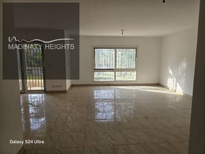4 Bedroom Flat for Sale in Madinaty, Cairo - 93dd7b40-e3f0-46f6-a39e-df52759fa3e2. jpg 4 Bedroom Flat for Sale in Madinaty, Cairo - 93dd7b40-e3f0-46f6-a39e-df52759fa3e2. jpg