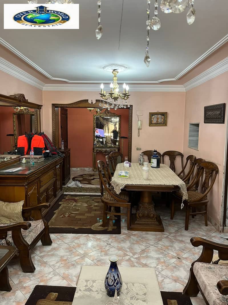 Furnished apartment for rent in Zahra Al-Maadi next to Khair Zaman, consisting of three bedrooms, a reception, 2 bathrooms, and a kitchen, with air conditioning, Wi-Fi, and natural gas. - Aanzicht 3