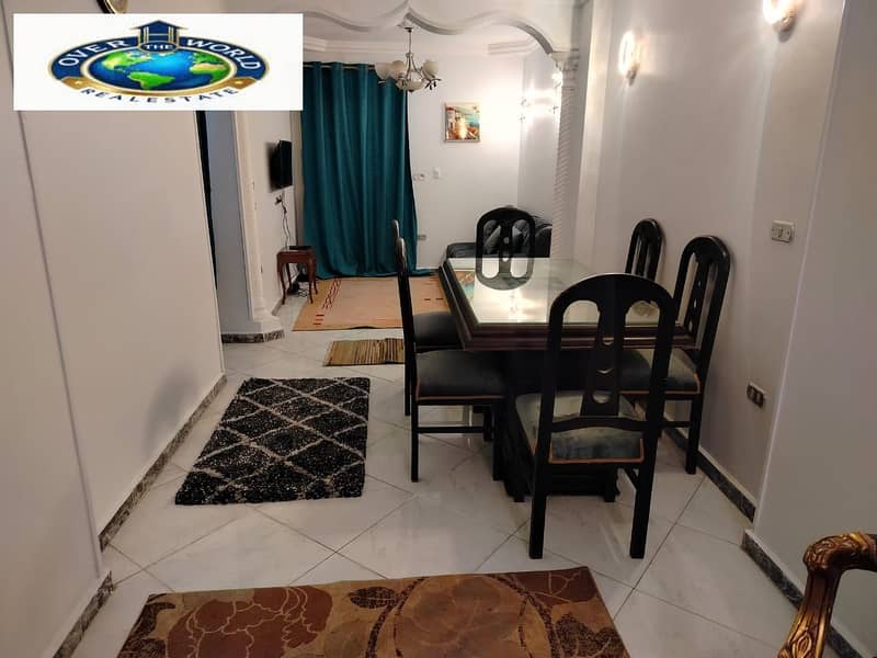 For daily rent, a furnished apartment in Arab Al-Maadi, a prime location, upscale building consisting of two bedrooms, a reception, a bathroom, and a kitchen, eighth floor, with elevator. It has an air-conditioned room, internet, and all electrical appliances suitable for families and committed youth only. – další