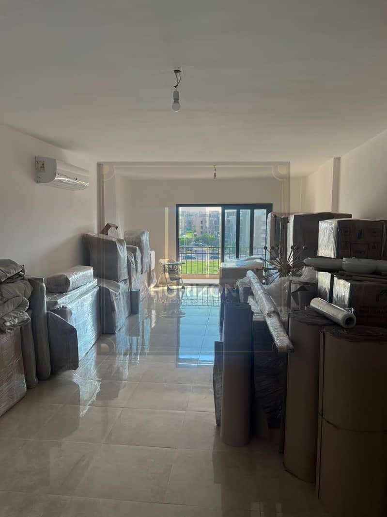 Best view semi furnished Apartment 3rooms rent Fifth Square Al Marasem - Widok 5