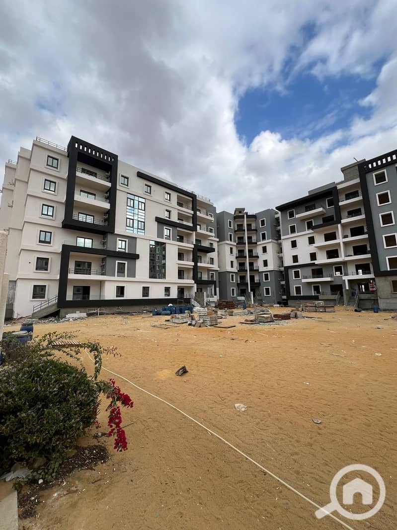 Apartment Fully Finished For Sale In Elsheikh Zayed Ready To Move - View 3