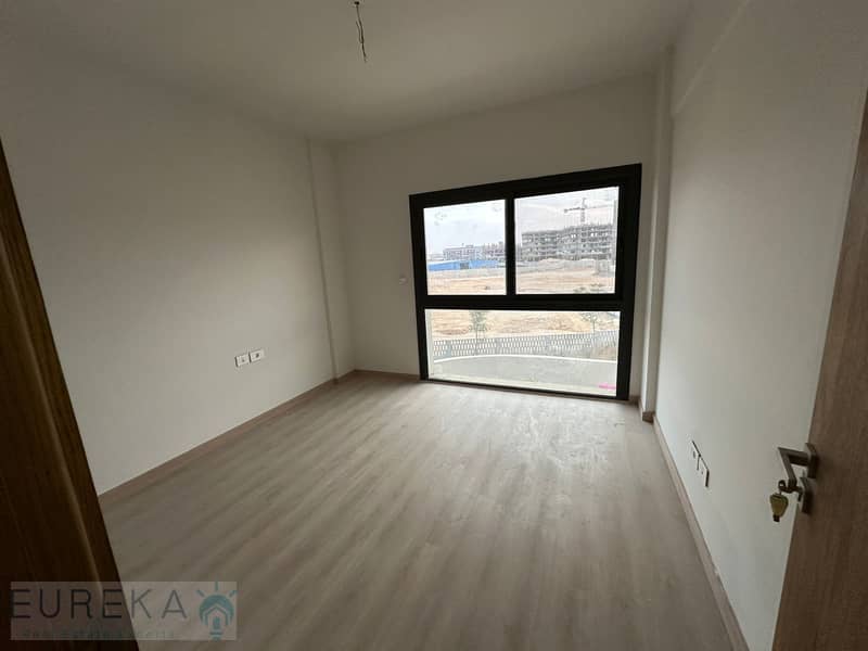 12 4da6fdfa-db55-4880-833c-a3ba320b9528. jpg