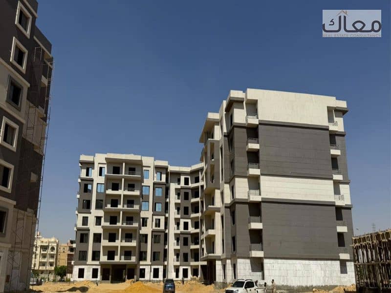 Fully Finished Apartment Facing Open Air Mall Madinaty Directly on Suez Road with 10 Years Installments - Vista 5