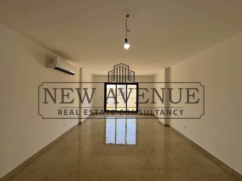 Sky Roof for Sale in Fifth Square | 134 sqm + 70 sqm Roof | Fully Finished | Installments till 2031 – další
