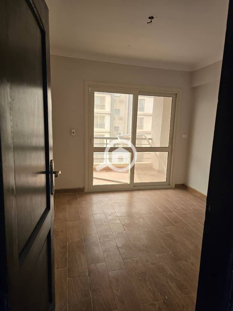 For sale, an apartment in Jannah compound, New Cairo, first occupancy, at the end of the American University Street and Al-Teseen, and steps away from La Vista. - Widok 2