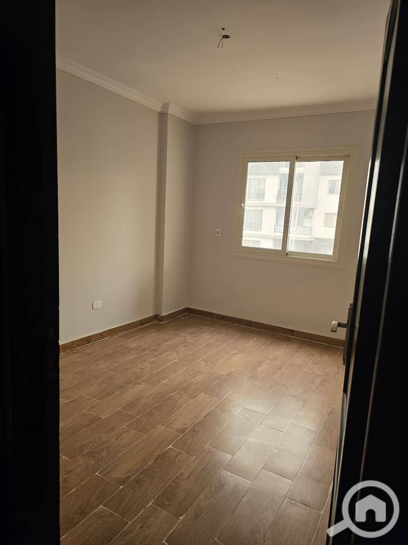For sale, an apartment in Jannah compound, New Cairo, first occupancy, at the end of the American University Street and Al-Teseen, and steps away from La Vista. - Widok 5