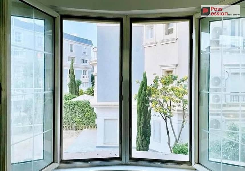 Townhouse villa with garden, immediate delivery fully finished in the best location in October Mountain View 4 next to Juhayna Square Mall of Arabia - Widok 3