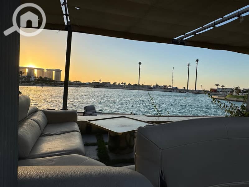 For sale in Marina 6, a villa on the first row of a rocky lake. - Ansicht 2