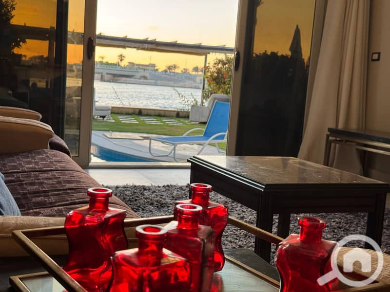 For sale in Marina 6, a villa on the first row of a rocky lake. - Ansicht 4