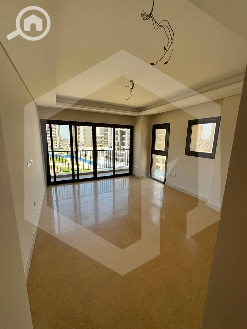 Apartment for sale with installments with Kitchen Cabinets & ACs in a Prime Location Ready To Move in Zed Towers, Ora, El Sheikh Zayed – pohled 2