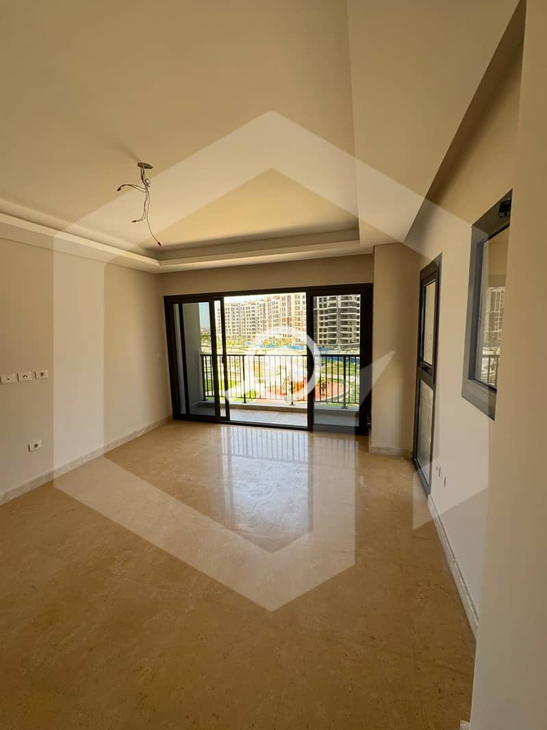 Apartment for sale with installments with Kitchen Cabinets & ACs in a Prime Location Ready To Move in Zed Towers, Ora, El Sheikh Zayed – pohled 5