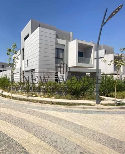 3 Bedroom Villa for Sale in Sheikh Zayed, Giza - f9f94f54-c6e3-4eb1-b1a9-a254e9a32b5a. jpeg 3 Bedroom Villa for Sale in Sheikh Zayed, Giza - f9f94f54-c6e3-4eb1-b1a9-a254e9a32b5a. jpeg