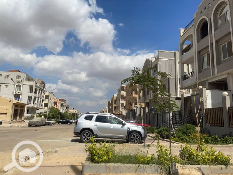 An opportunity that won't be repeated. A third-floor roof apartment of 180m with an open view in the heart of Sheikh Zayed, steps away from Espana Plaza Mall and سعودي ماركت, 5 minutes from Dahshour Link and هايبر وان. – pohled 4